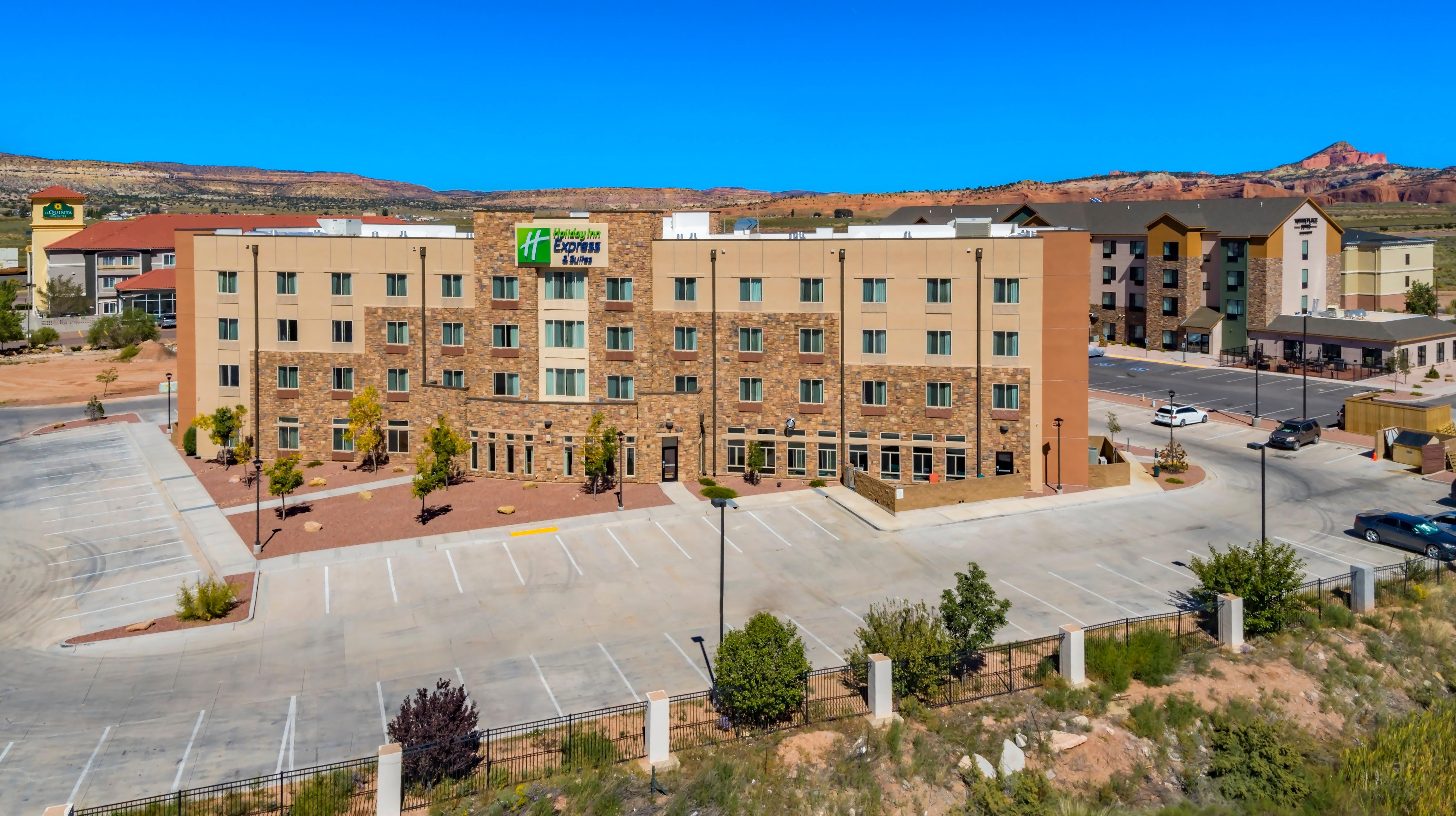 Holiday Inn Express & Suites Gallup East By Ihg Exterior foto