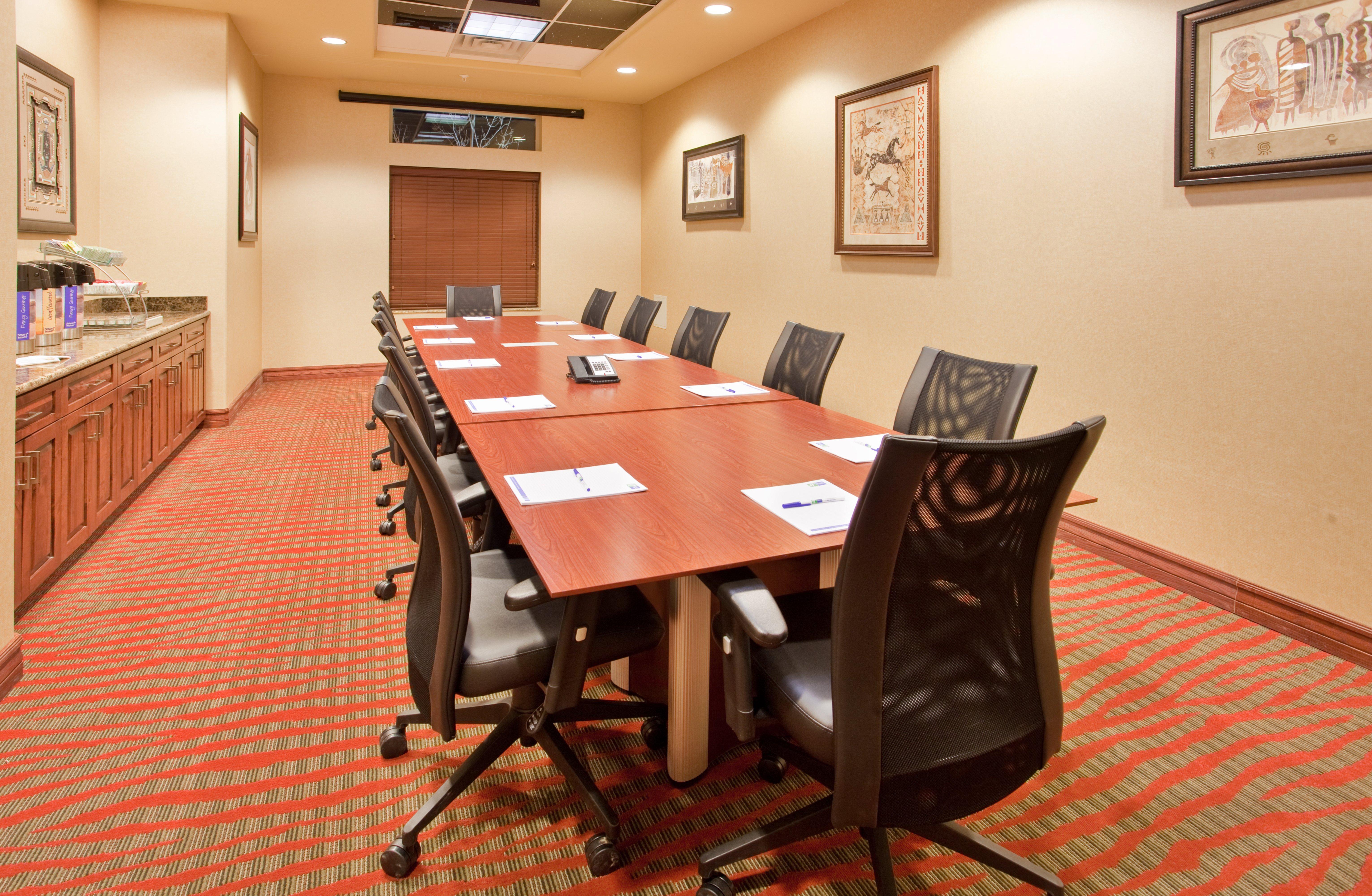 Holiday Inn Express & Suites Gallup East By Ihg Exterior foto
