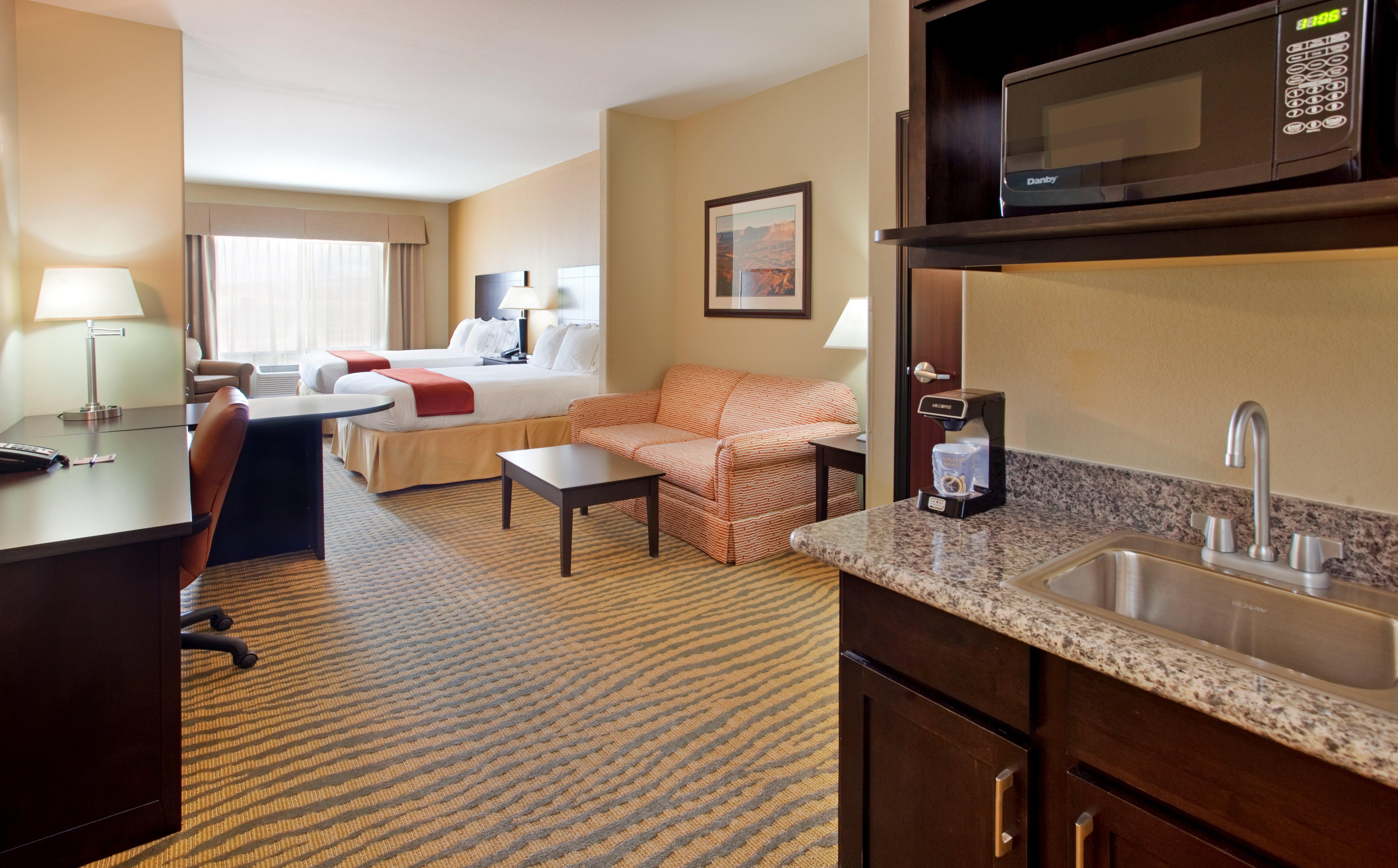 Holiday Inn Express & Suites Gallup East By Ihg Exterior foto